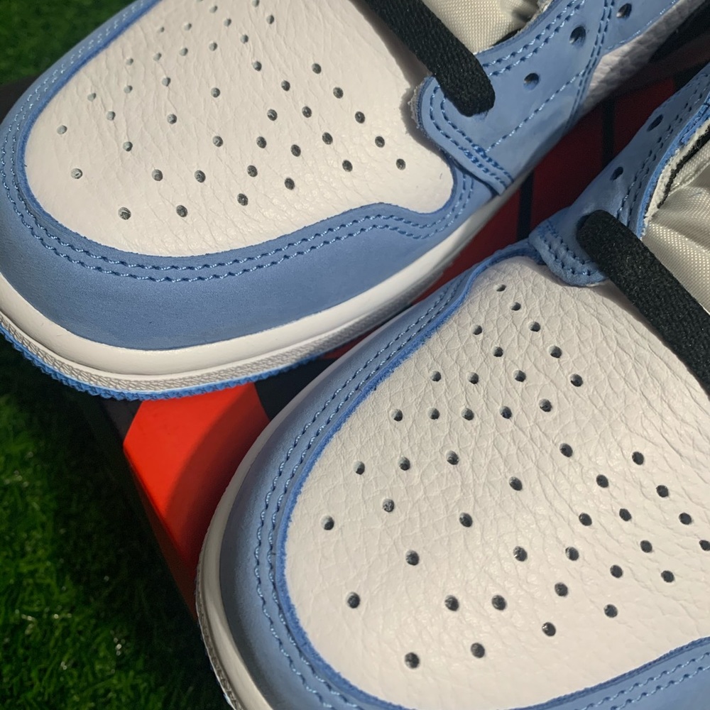 2021 Air Jordan 1 Retro High OG “University Blue” - Picture 11 of 14